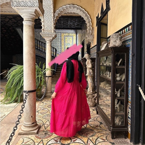 SHEIN Modely Solid Mock Neck Layered Hem Dress - Picture 5 of 6